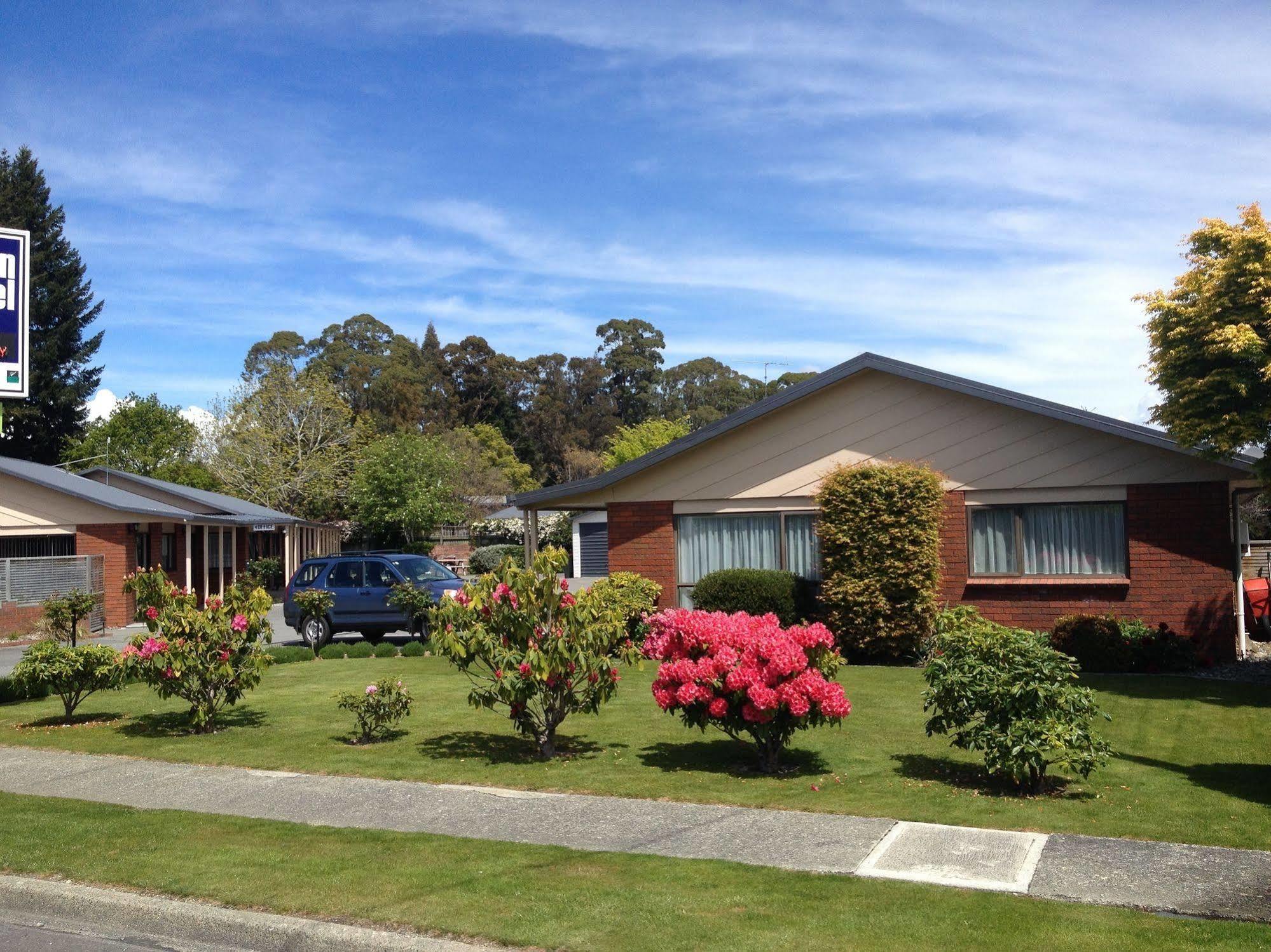 Arran Motel Te Anau Bagian luar foto